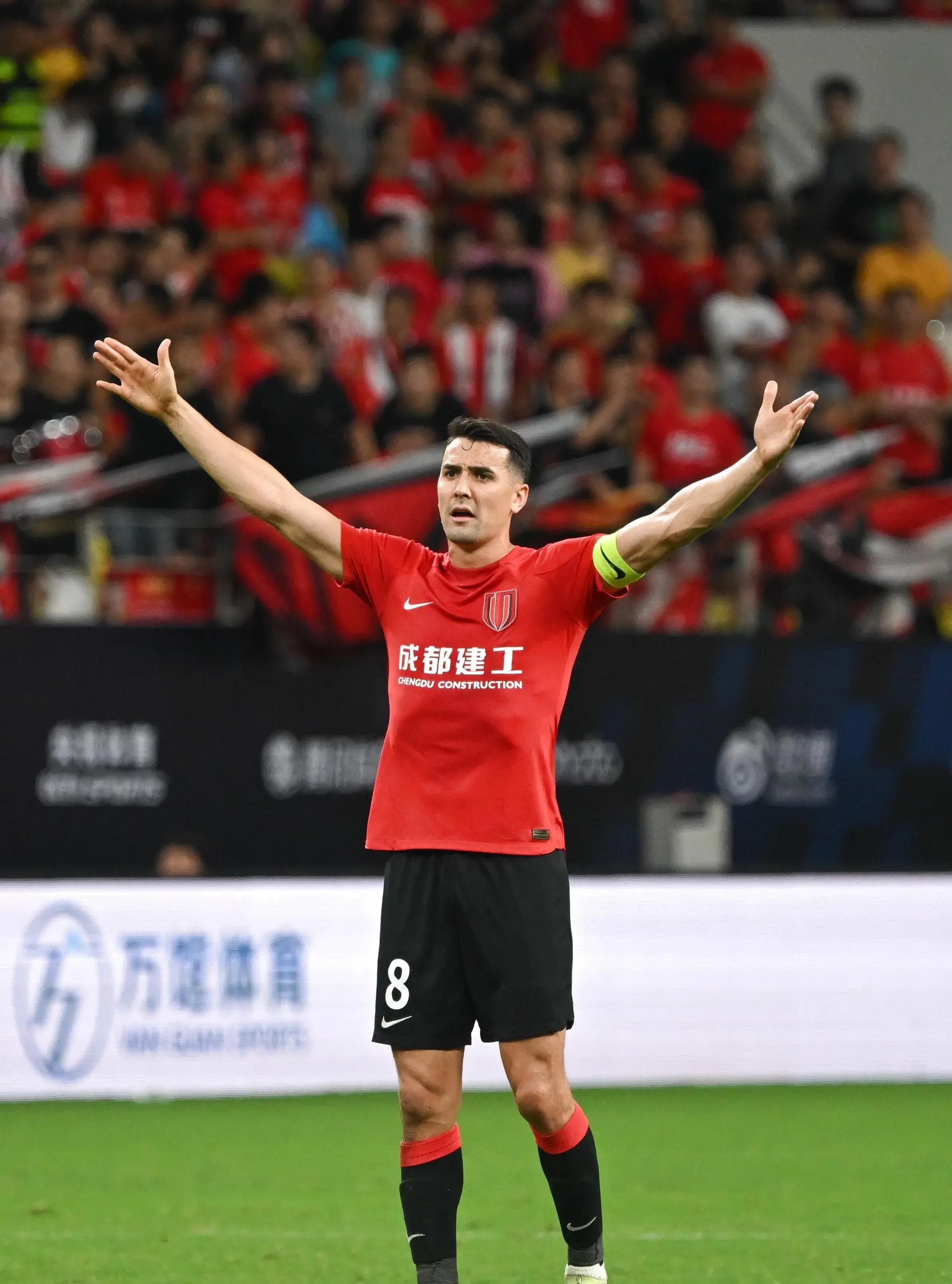 巴塞罗那迎足总杯关键赛；关键时刻刷新队史纪录；质疑声仍在；球队文化再被提及的简单介绍