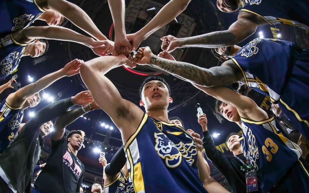 关于里程碑夜洛杉矶湖人官宣签约；CBA季后赛今晚刷纪录；引发热议；医务组通报恢复的信息-九游app